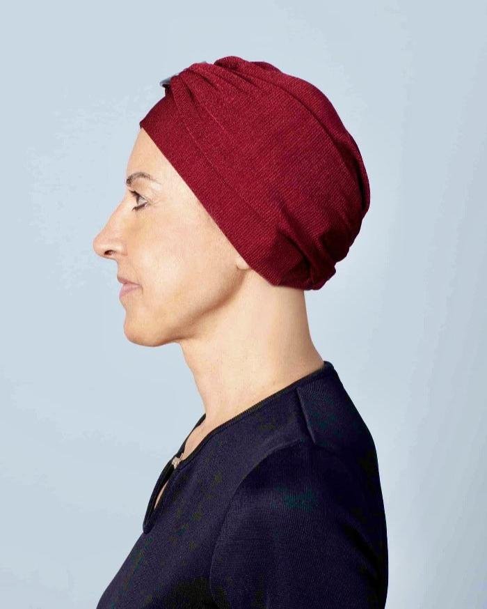 La forme du bonnet chimio à boucle naturelle apporte le volume idéal La forme du bonnet chimio à boucle naturelle apporte le volume idéal
