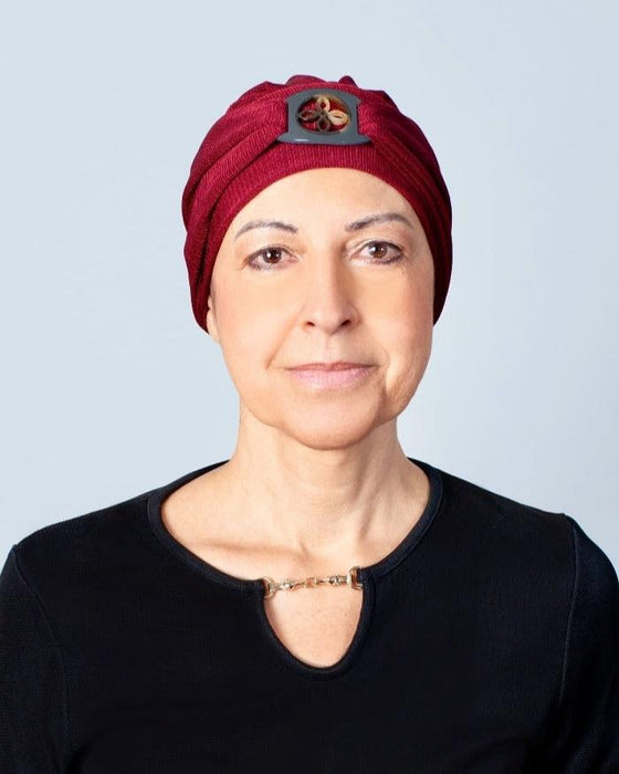 Bonnet chimio bordeaux à boucle laquée Bonnet chimio bordeaux à boucle laquée